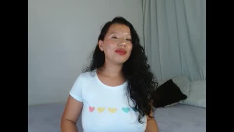 Snapshot of isis_cb17 chatting on 13, 2, 2025 Isis online show from 13, 2, 2025