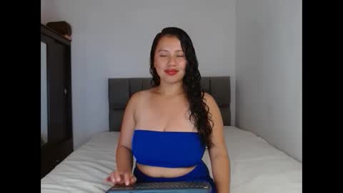 Snapshot of isis_cb17 chatting on 22, 2, 2025 Isis online show from 22, 2, 2025