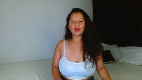 Snapshot of isis_cb17 chatting on 24, 2, 2025 Isis online show from 24, 2, 2025