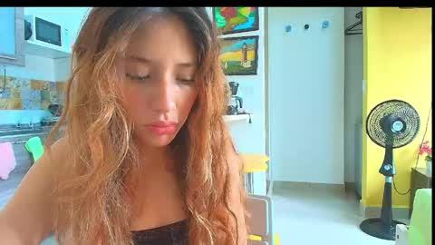 Snapshot of isis_pink chatting on 19, 5, 2026 Alaya online show from 19, 5, 2026