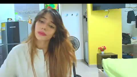 Snapshot of isis_pink chatting on 1, 8, 2026 Alaya online show from 1, 8, 2026