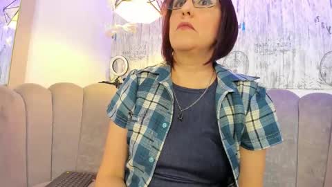 Isis online show from 25, 11, 2025