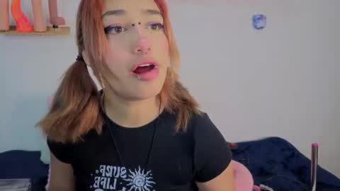 Isisjones18 online show from 30, 10, 2025