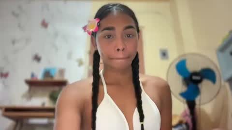 Snapshot of island_girlxxx chatting on 10, 6, 2026 Alona online show from 10, 6, 2026