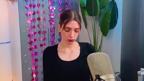 Emilia online show from 20, 2, 2026