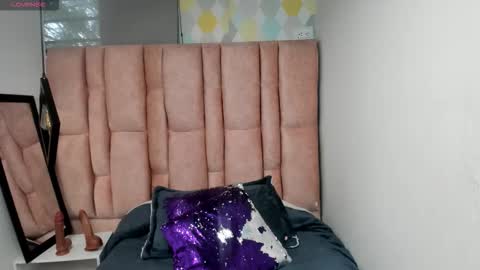 ISSA MILF online show from 23, 2, 2026