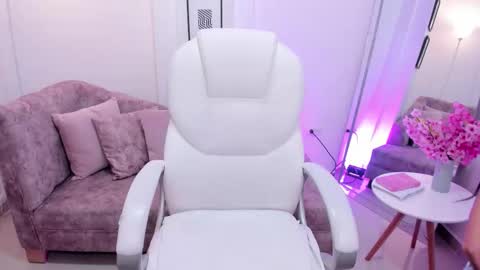 issi_loren online show from 15, 9, 2025