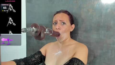 Snapshot of issys_milf chatting on 27, 2, 2025 ISSYS online show from 27, 2, 2025