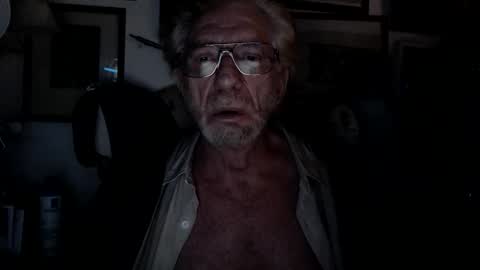 Snapshot of isubmissiveslut chatting on 11, 5, 2026 ImYourBitch online show from 11, 5, 2026