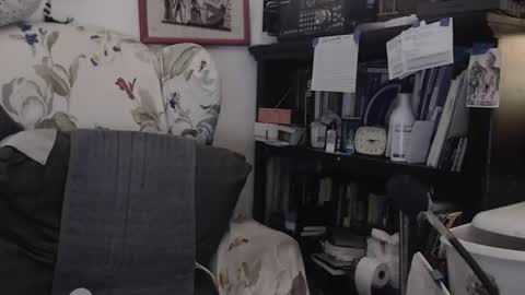 Snapshot of isubmissiveslut chatting on 18, 5, 2026 ImYourBitch online show from 18, 5, 2026
