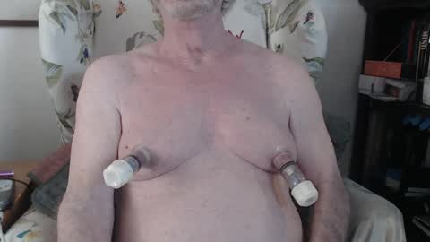 Snapshot of isubmissiveslut chatting on 20, 5, 2026 ImYourBitch online show from 20, 5, 2026