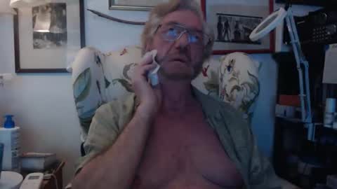Snapshot of isubmissiveslut chatting on 28, 5, 2026 ImYourBitch online show from 28, 5, 2026