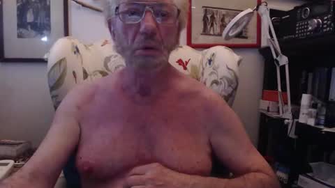 Snapshot of isubmissiveslut chatting on 3, 6, 2026 ImYourBitch online show from 3, 6, 2026