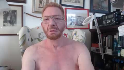 Snapshot of isubmissiveslut chatting on 9, 6, 2026 ImYourBitch online show from 9, 6, 2026