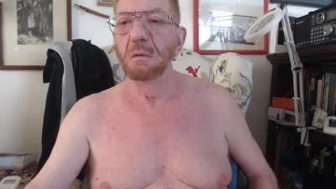 Snapshot of isubmissiveslut chatting on 11, 6, 2026 ImYourBitch online show from 11, 6, 2026