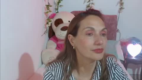 Snapshot of italagomez chatting on 2, 11, 2025 Itala Gomez online show from 2, 11, 2025