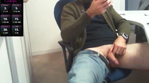 Snapshot of italiansirforyou chatting on 31, 10, 2025 Alex online show from 31, 10, 2025