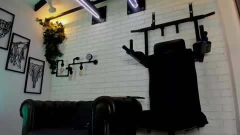 Italo Moore online show from 10, 1, 2026