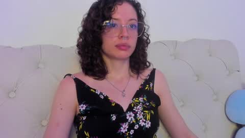 Snapshot of its_marie chatting on 4, 12, 2024 Maria online show from 4, 12, 2024