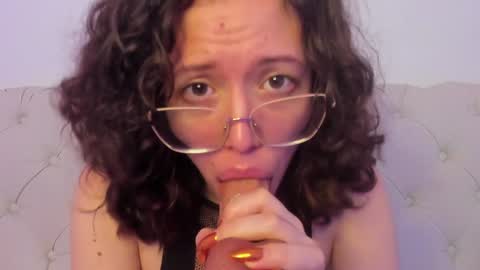 Snapshot of its_marie chatting on 13, 12, 2024 Maria online show from 13, 12, 2024