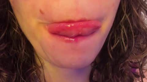 Snapshot of its_marie chatting on 7, 3, 2025 Maria online show from 7, 3, 2025