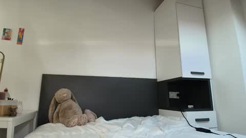 itschanelxx online show from 11, 4, 2026