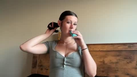 itsKaylaaa online show from 27, 6, 2026