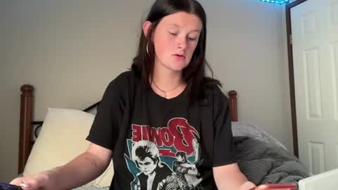 itsKaylaaa online show from 7, 7, 2026