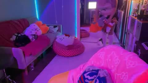 Snapshot of itskurokiss chatting on 2, 11, 2025 KuroKiss online show from 2, 11, 2025