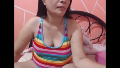 Snapshot of itsme_kitty chatting on 5, 10, 2025 Kitty online show from 5, 10, 2025