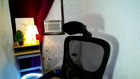 Snapshot of itsmeloveypinay chatting on 20, 9, 2025 itsmeloveypinay online show from 20, 9, 2025