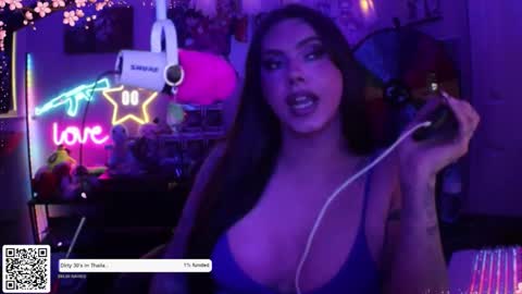 Nicki Foxx online show from 22, 10, 2025