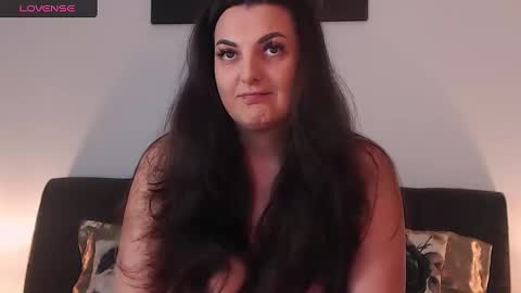 Melissa Khaan online show from 12, 2, 2025