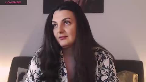 Melissa Khaan online show from 12, 2, 2025