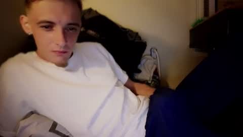 Snapshot of itzd123 chatting on 22, 7, 2026 itzd123 online show from 22, 7, 2026