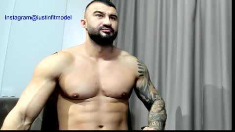 iustinmucle95 online show from 1, 12, 2025