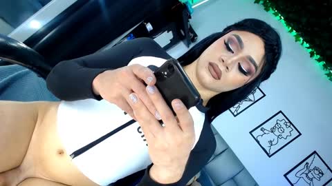 y  online show from 4, 1, 2025