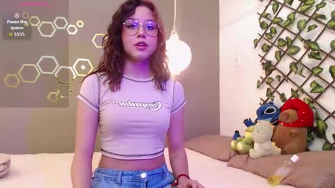 Snapshot of ivana_rose chatting on 18, 10, 2025 Adris online show from 18, 10, 2025