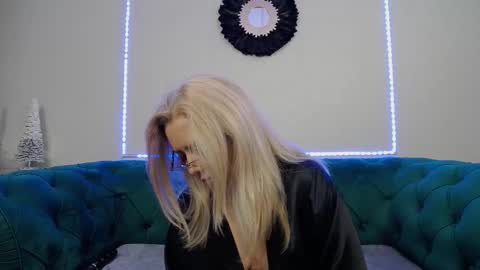 Snapshot of ivanacharm chatting on 2, 12, 2025 ivanacharm online show from 2, 12, 2025