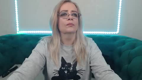 Snapshot of ivanacharm chatting on 10, 1, 2026 ivanacharm online show from 10, 1, 2026