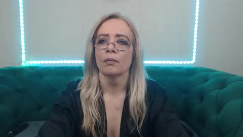 Snapshot of ivanacharm chatting on 19, 1, 2026 ivanacharm online show from 19, 1, 2026