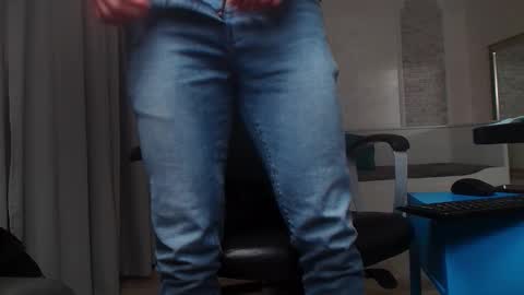 Snapshot of ivanhydee chatting on 14, 11, 2025 IvanHydee online show from 14, 11, 2025