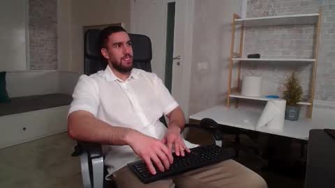 Snapshot of ivanhydee chatting on 27, 11, 2025 IvanHydee online show from 27, 11, 2025