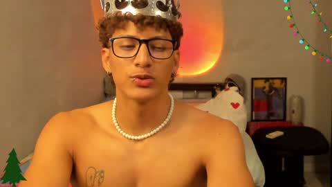 Snapshot of ivano_jones chatting on 24, 12, 2024 Ivano online show from 24, 12, 2024