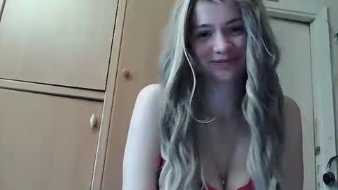 Snapshot of ivetta911 chatting on 5, 12, 2025 ivetta911 online show from 5, 12, 2025