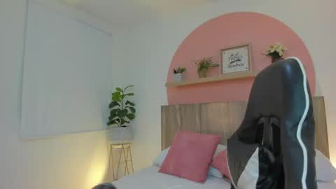 I V E T T E online show from 14, 4, 2026