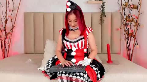 Ivone Adams online show from 31, 10, 2025