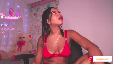 Snapshot of ivonjoness chatting on 22, 10, 2025 Ivon Miss Jones online show from 22, 10, 2025