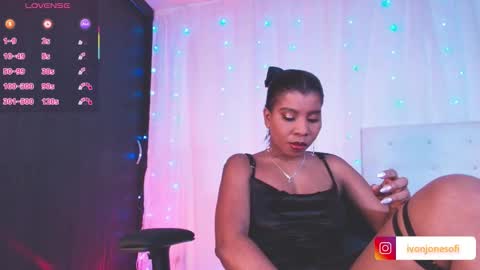 Snapshot of ivonjoness chatting on 29, 10, 2025 Ivon Miss Jones online show from 29, 10, 2025