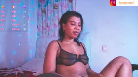 Snapshot of ivonjoness chatting on 26, 11, 2025 Ivon Miss Jones online show from 26, 11, 2025